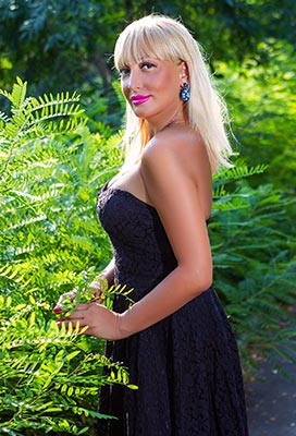 Sincerely woman Anjela from Odessa (Ukraine), 47 yo, hair color blonde