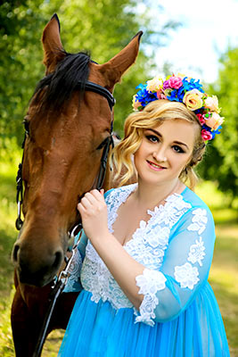 Adore bride Marina from Poltava (Ukraine), 36 yo, hair color light brown