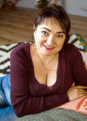 Wise lady Tat'yana from Poltava (Ukraine), 49 yo, hair color brunette