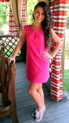 Open woman Yuliya from Poltava (Ukraine), 35 yo, hair color chestnut