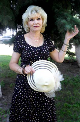 Wellbred bride Tat'yana from Poltava (Ukraine), 69 yo, hair color blonde