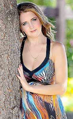 Confident woman Tamara from Poltava (Ukraine), 45 yo, hair color light brown