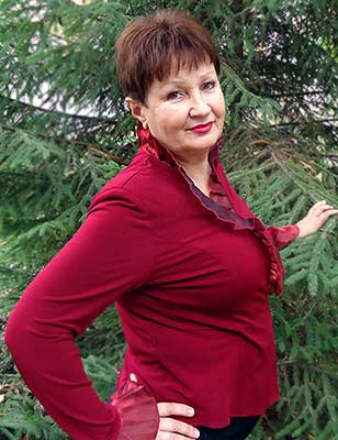 Independent woman Lyudmila from Poltava (Ukraine), 71 yo, hair color chestnut