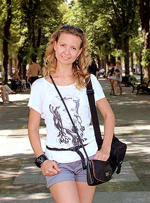Sincere woman Yuliya from Poltava (Ukraine), 42 yo, hair color light brown