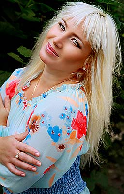 Family oriented lady Natal'ya from Poltava (Ukraine), 52 yo, hair color blonde