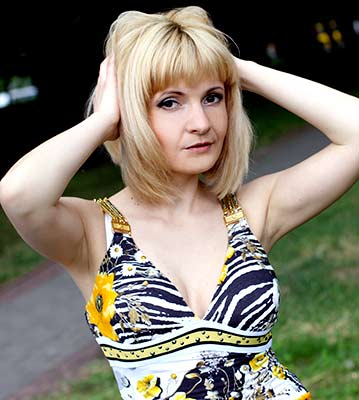 Energetic lady Tat'yana from Poltava (Ukraine), 41 yo, hair color blonde