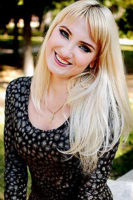 Friendly bride Yulya from Poltava (Ukraine), 40 yo, hair color peroxide blonde