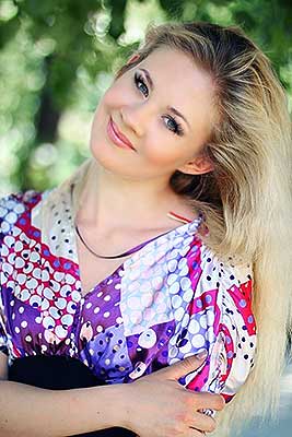Marriageminded lady Tanya from Poltava (Ukraine), 32 yo, hair color blonde