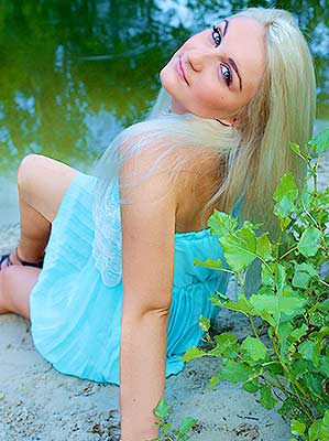 Open lady Anya from Poltava (Ukraine), 31 yo, hair color blonde