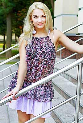 Open lady Anya from Poltava (Ukraine), 31 yo, hair color blonde