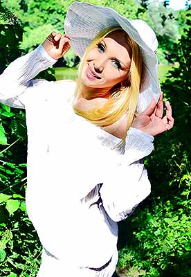 Sincerely woman Anya from Poltava (Ukraine), 38 yo, hair color light brown