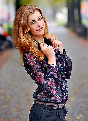 Active lady Aleksandra from Poltava (Ukraine), 31 yo, hair color blonde