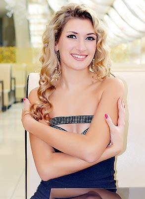 Enigmatic lady Ekaterina from Poltava (Ukraine), 32 yo, hair color blonde