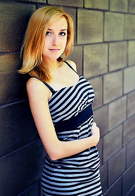 Purposefull girl Aleksandra from Poltava (Ukraine), 32 yo, hair color blonde