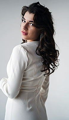 Soft bride Anastasiya from Poltava (Ukraine), 23 yo, hair color black