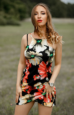 Serious lady Anna from Poltava (Ukraine), 34 yo, hair color brown