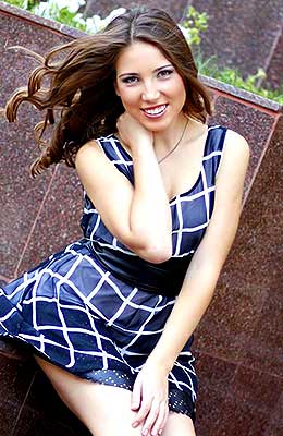 Naive lady Marina from Poltava (Ukraine), 27 yo, hair color brown
