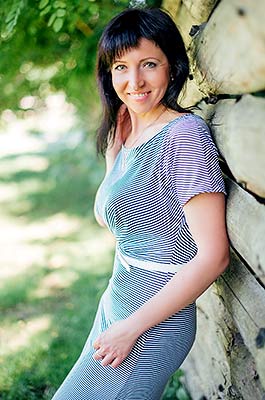 Familyorientated woman Nataliya from Poltava (Ukraine), 44 yo, hair color dark brown