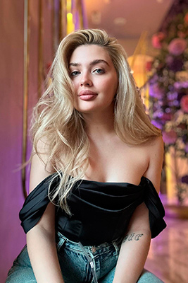 Loyal lady Anastasiya from Berdyansk (Ukraine), 25 yo, hair color blonde