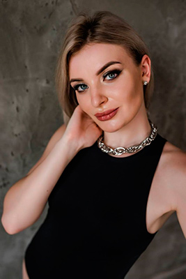 Thankful wife Valeriya from Prague (Czech Republic), 21 yo, hair color blonde