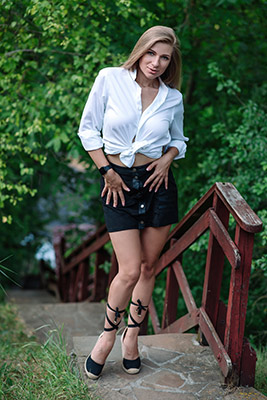 Elegant lady Elena from Rybnitsa (Moldova), 33 yo, hair color light brown