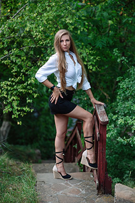 Elegant lady Elena from Rybnitsa (Moldova), 33 yo, hair color light brown
