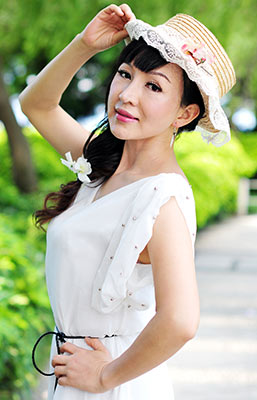 Flexible woman Fengqin from Shaoguan (China), 52 yo, hair color black