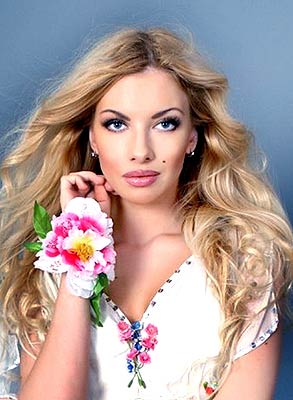Sociable woman Anita from Simferopol (Russia), 36 yo, hair color blonde