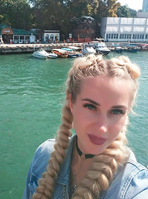 Open bride Marina from Simferopol (Russia), 40 yo, hair color light brown