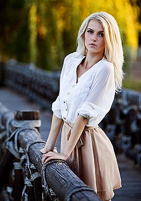 Pretty girl Anastasiya from Kiev (Ukraine), 30 yo, hair color peroxide blonde
