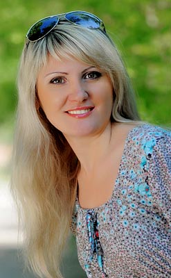 Passionate woman Elena from Sumy (Ukraine), 43 yo, hair color brown