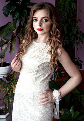 Joyful bride Mariya from Ternopol (Ukraine), 28 yo, hair color chestnut