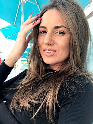 Selfsufficient woman Oksana from Ternopol (Ukraine), 31 yo, hair color dark brown
