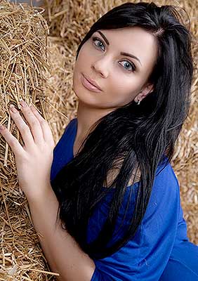 Selfsufficient bride Oksana from Vinnitsa (Ukraine), 35 yo, hair color black