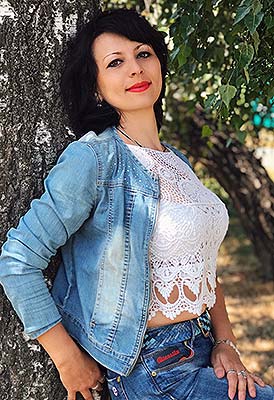 Vivid woman Tat'yana from Vinnitsa (Ukraine), 43 yo, hair color black