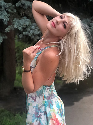 Active bride Svetlana from Vinnitsa (Ukraine), 42 yo, hair color blonde