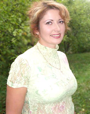 Fond woman Lesya from Vinnitsa (Ukraine), 43 yo, hair color chestnut