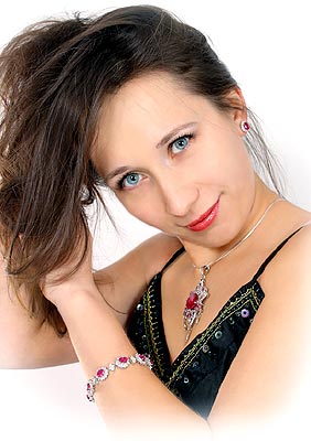 Feminine woman Irina from Vinnitsa (Ukraine), 40 yo, hair color dark brown