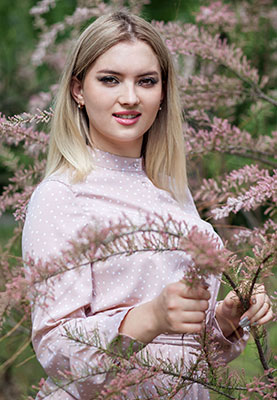 Reliable lady Anastasiya from Zaporozhye (Ukraine), 19 yo, hair color blonde