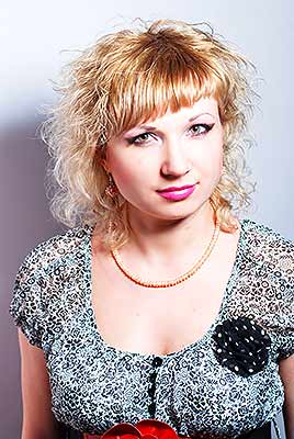 Openminded lady Irina from Dneprodzerzhinsk (Ukraine), 42 yo, hair color blonde