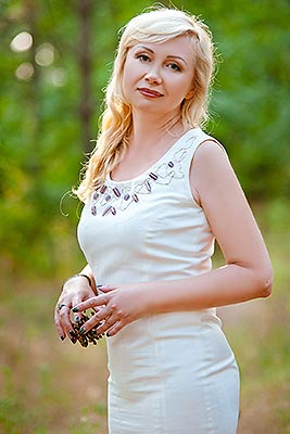 Romantic woman Elena from Zaporozhye (Ukraine), 55 yo, hair color blond