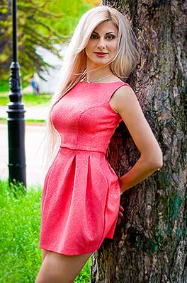 Fond lady Viktoriya from Zaporozhye (Ukraine), 40 yo, hair color blonde