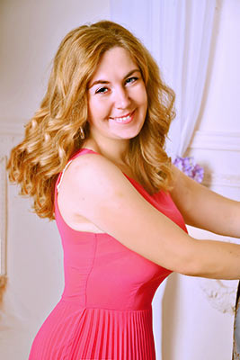 Sensual lady Natal'ya from Zaporozhye (Ukraine), 42 yo, hair color chestnut
