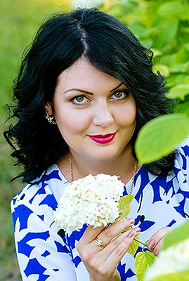 Active woman Marina from Zaporozhye (Ukraine), 40 yo, hair color brunette