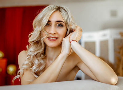Communicative bride Alena from Zaporozhye (Ukraine), 38 yo, hair color blonde