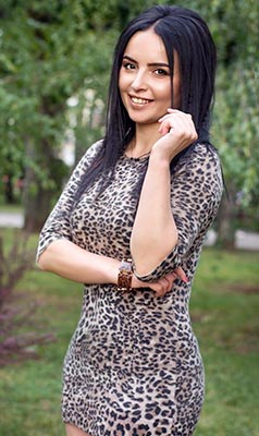 Kind bride Elena from Zaporozhye (Ukraine), 38 yo, hair color black