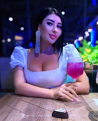 Brunette woman Kristina from Kiev (Ukraine), 31 yo, hair color brunette