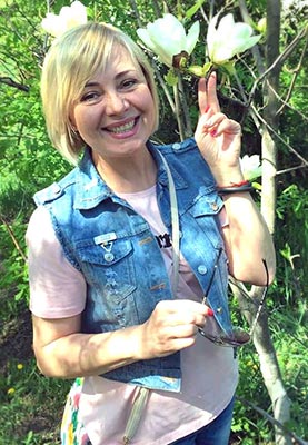 Serious bride Irina from Kiev (Ukraine), 59 yo, hair color blonde