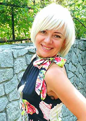 Serious bride Irina from Kiev (Ukraine), 60 yo, hair color blonde