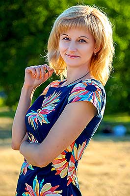 Tender woman Elena from Zaporozhye (Ukraine), 51 yo, hair color blonde